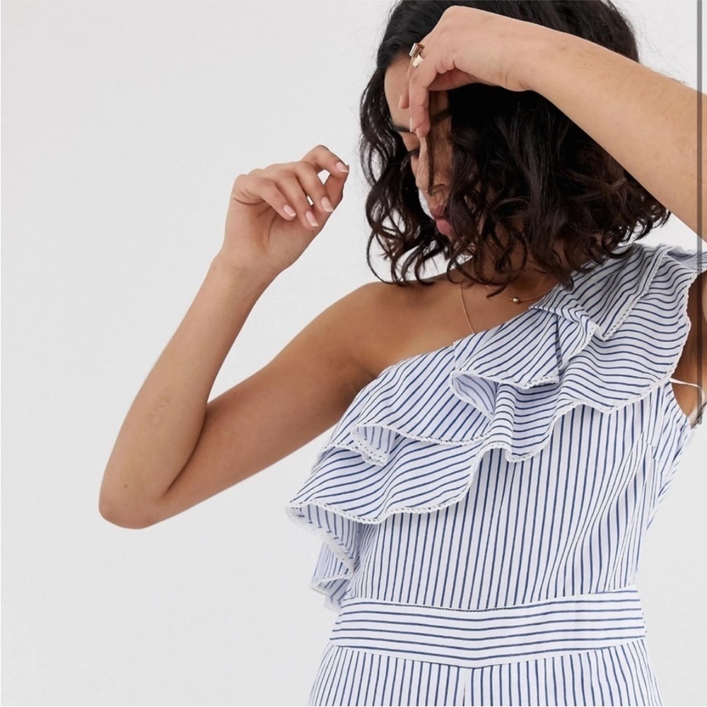 Lost Ink One-Shoulder Striped Jumpsuit. Size M - Picture 2 of 13
